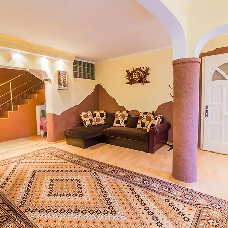 Silver House Гостьовий будинок 3*