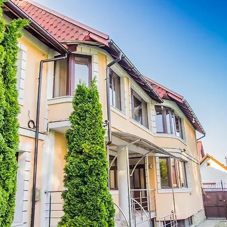 Silver House Гостьовий будинок 3*